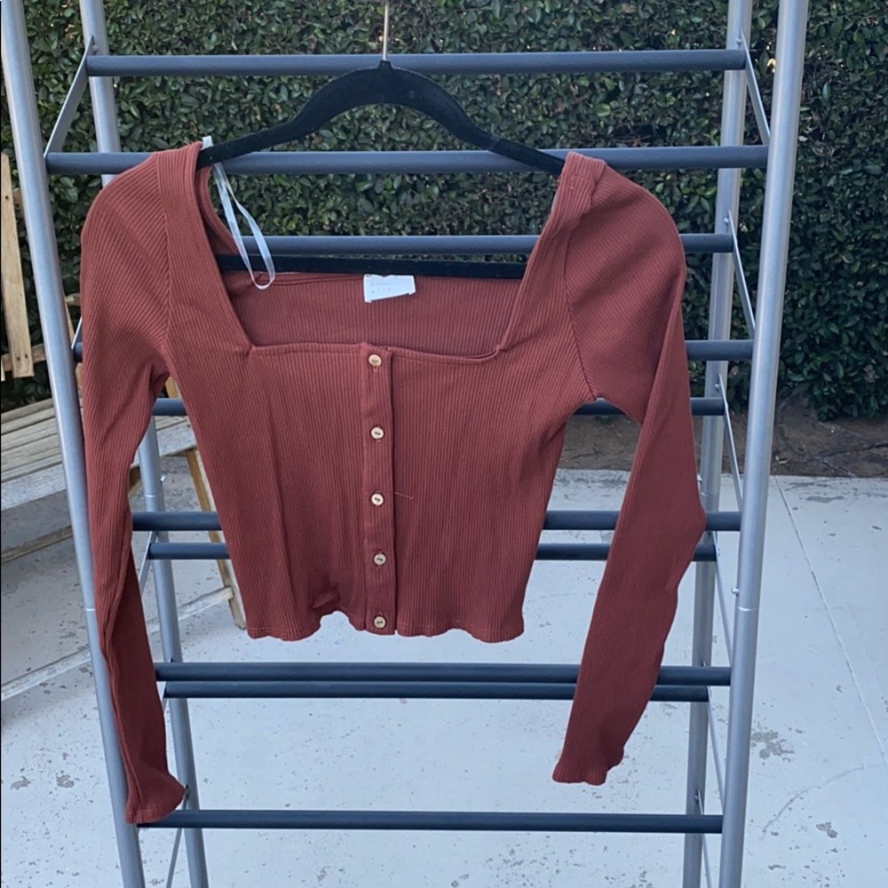 cropped long sleeve